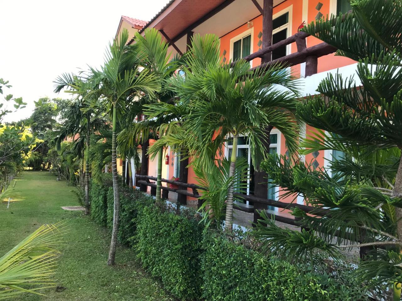 Lanta School Beach Resort Ko Lanta Kültér fotó
