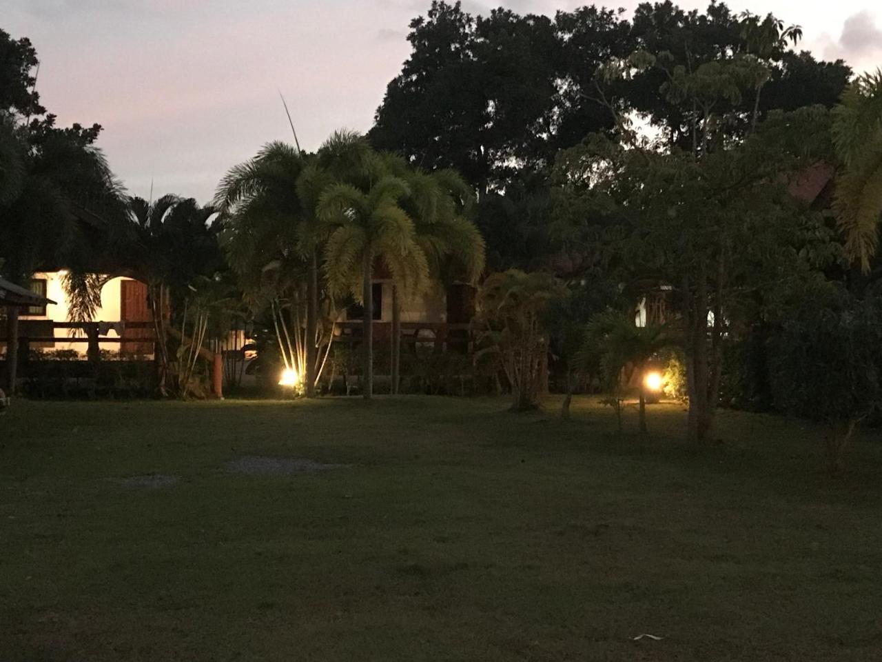 Lanta School Beach Resort Ko Lanta Kültér fotó